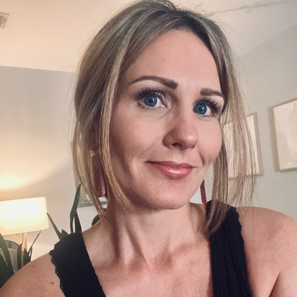 Meet your Posher, Ashley - Picture 1 of 1